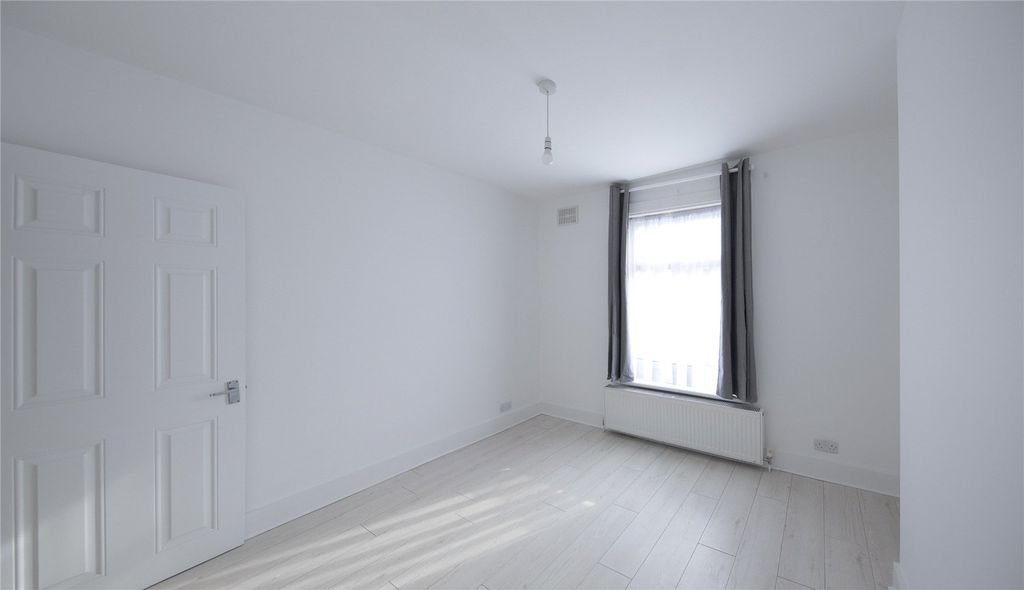 Property photo 3 of 6 Bedroom 1