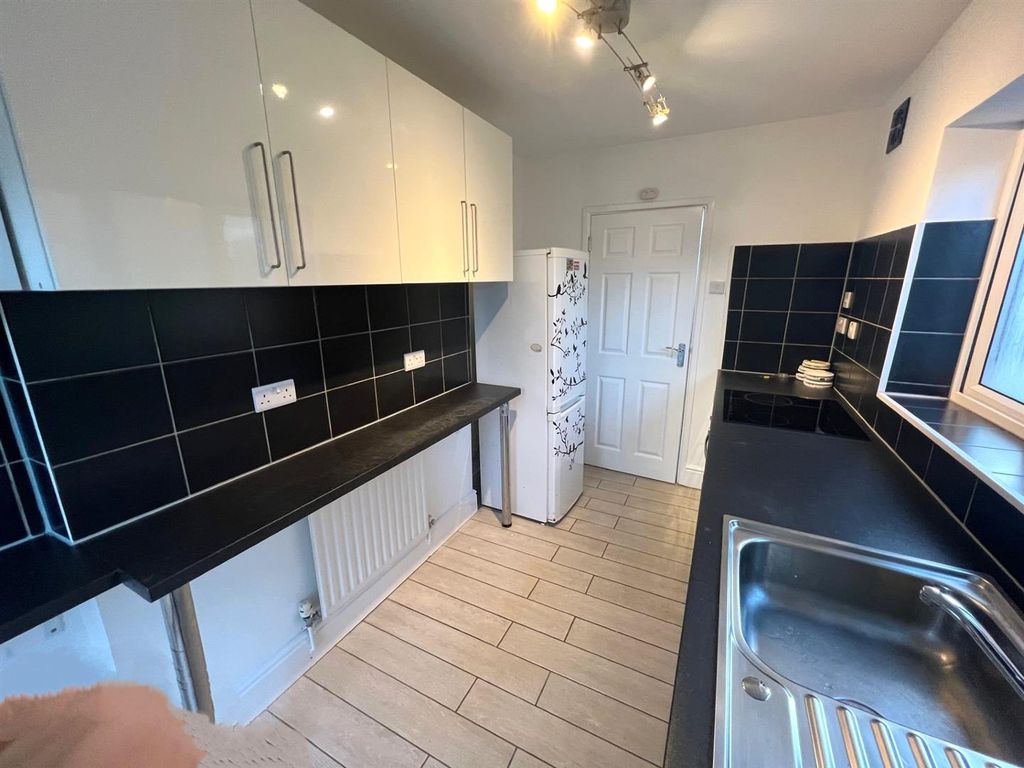 Property photo 2 of 11 Thumbnail_Img_7950.Jpg