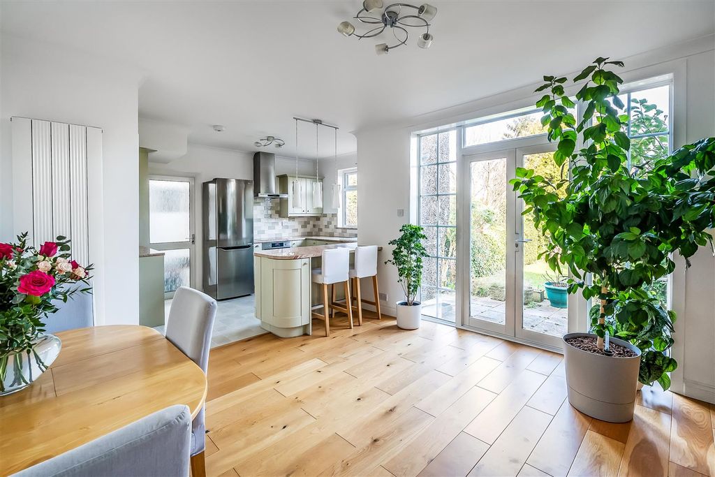 Property photo 2 of 31 23-Sussex-Road-15.Jpg