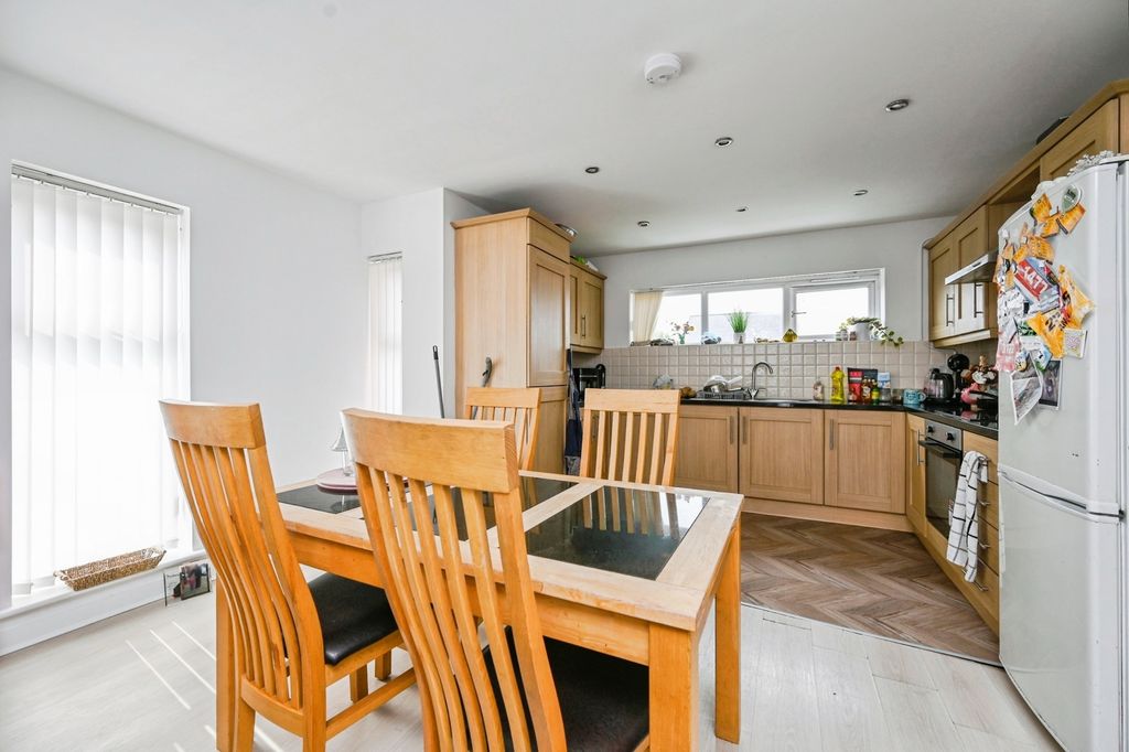 Property photo 2 of 9 Pbox-Img.Jpg