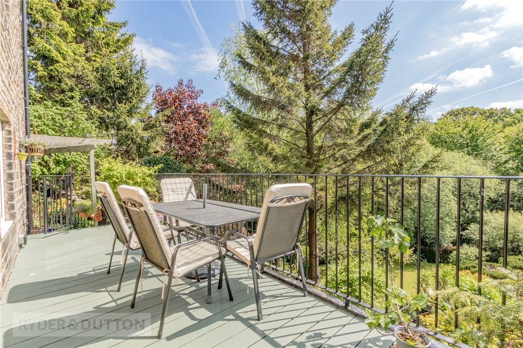 Property photo 2 of 36 Decked Terrace