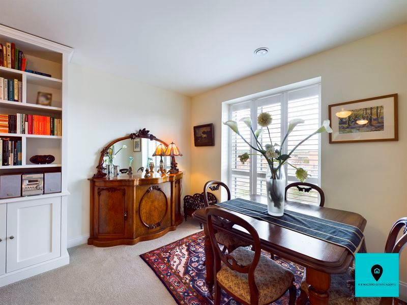 Property photo 3 of 9 Dining Area