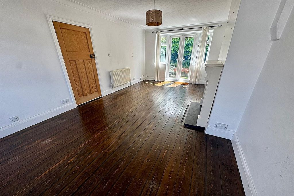 Property photo 2 of 17 Dining Room