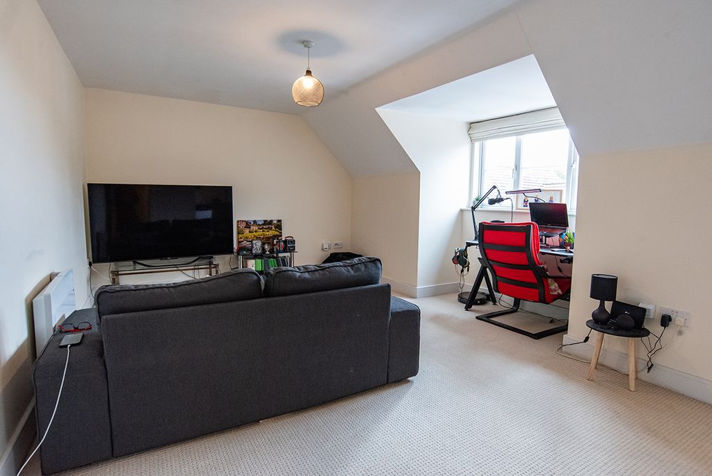 Property photo 2 of 24