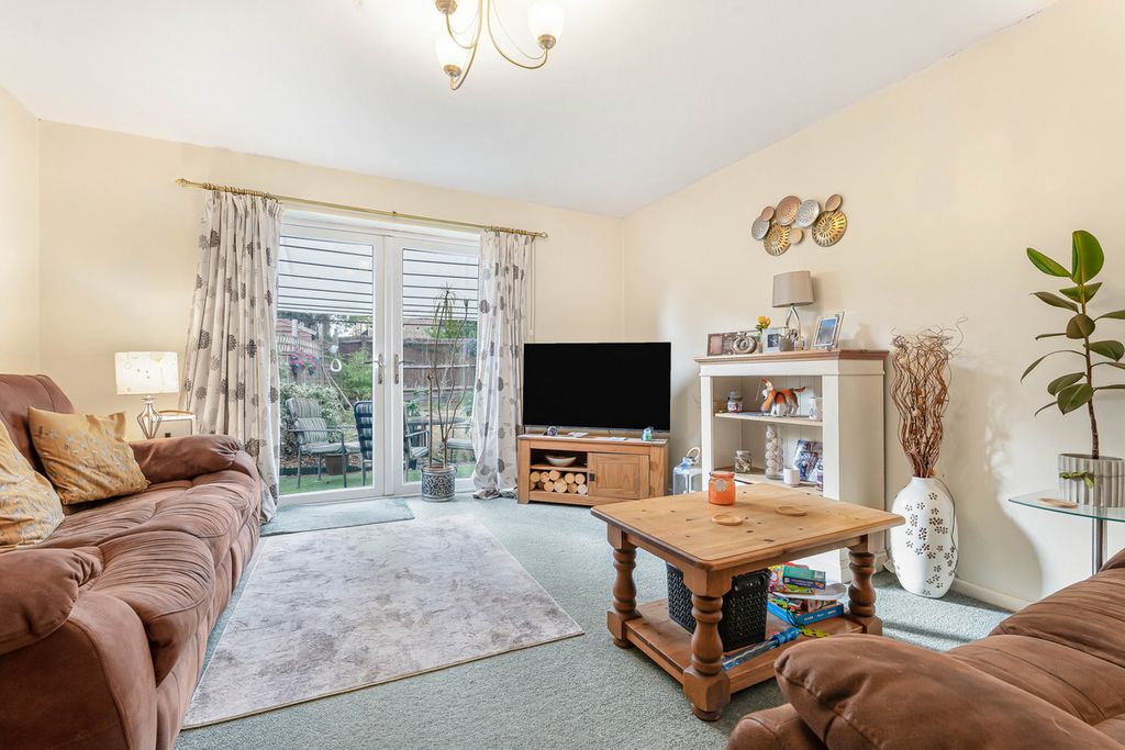 Property photo 2 of 11