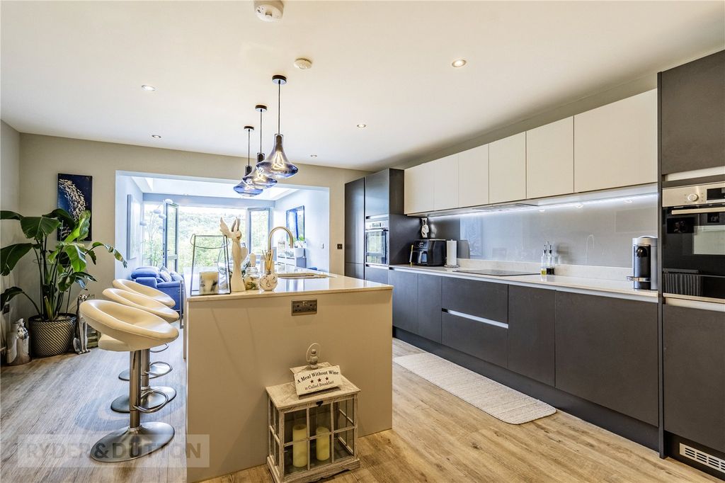 Property photo 1 of 30 Kitchen