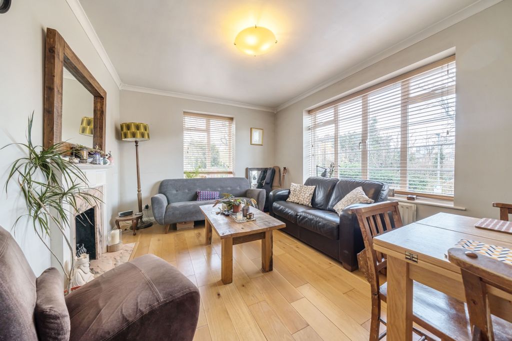 Property photo 1 of 7 963601 (2)