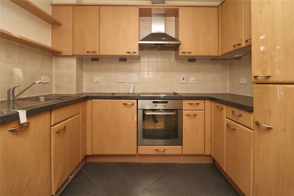 Property photo 2 of 8 Picture No. 01
