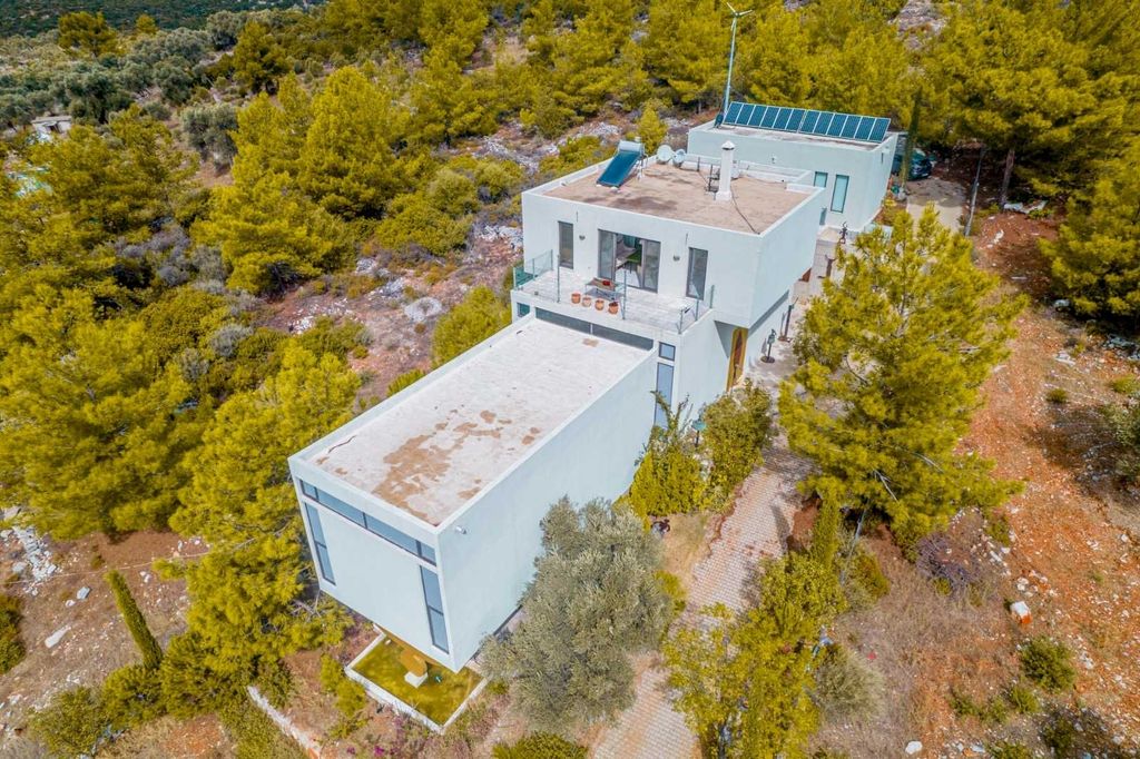Property photo 2 of 26 Dramatic Bodrum Villa &amp; Studio For Sale - Private Home And Studio