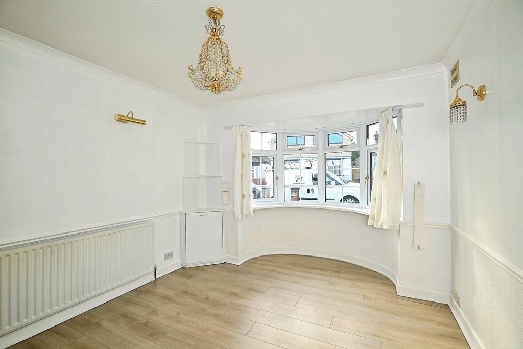 Property photo 2 of 17 Photo