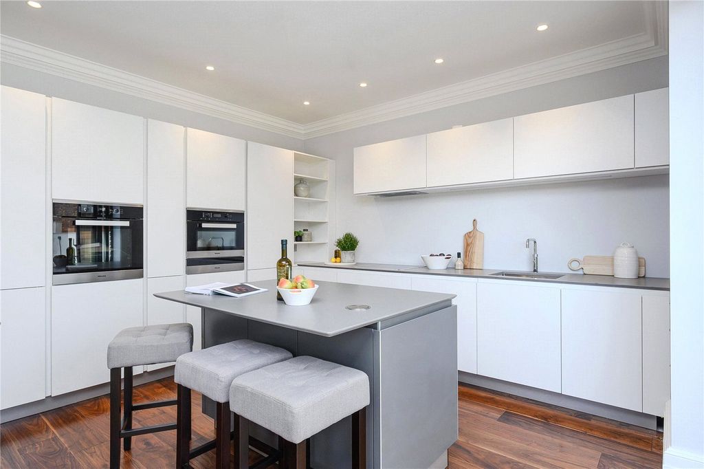 Property photo 2 of 15 Kitchen