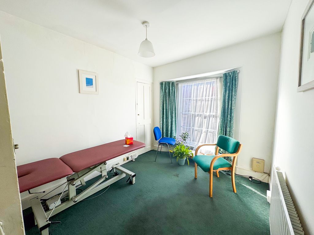 Property photo 3 of 10 Photo 2