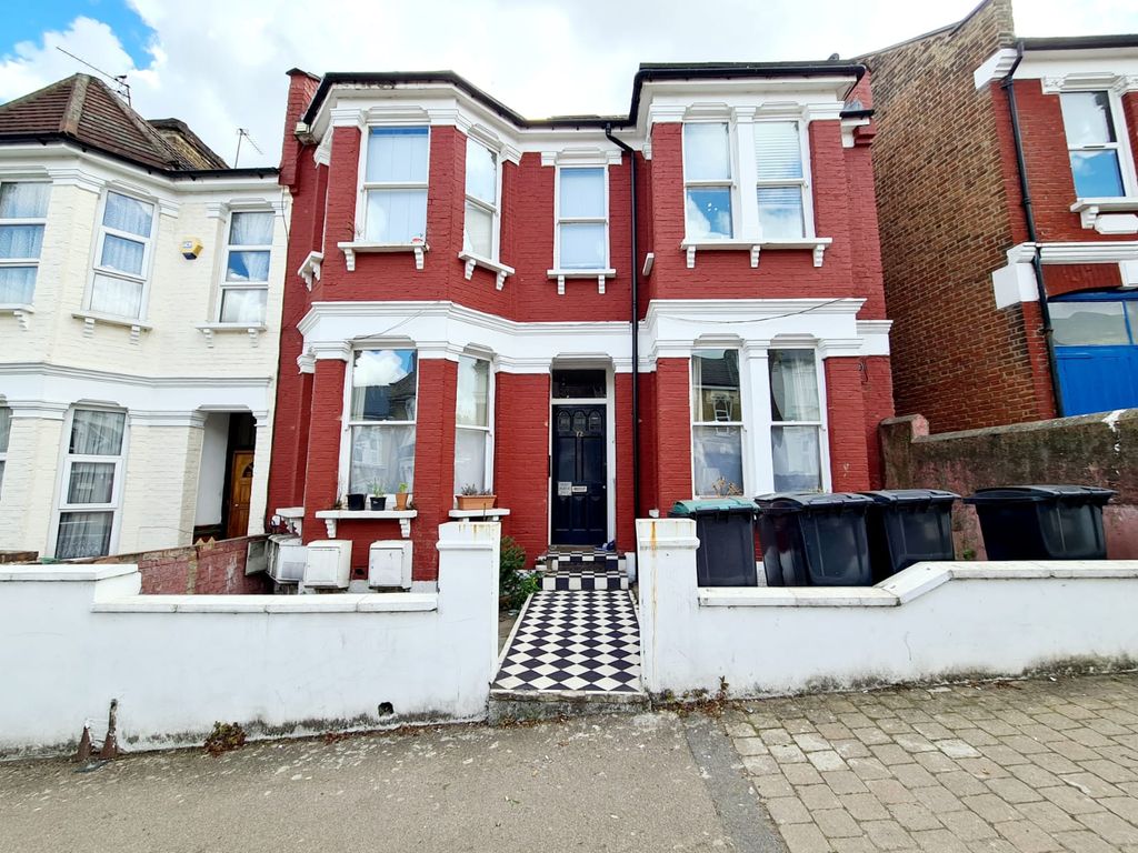 Property photo 3 of 8