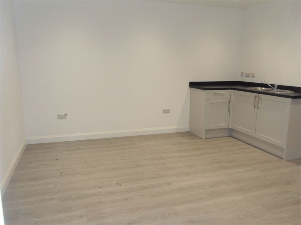 Property photo 1 of 7 Commercial For Rent