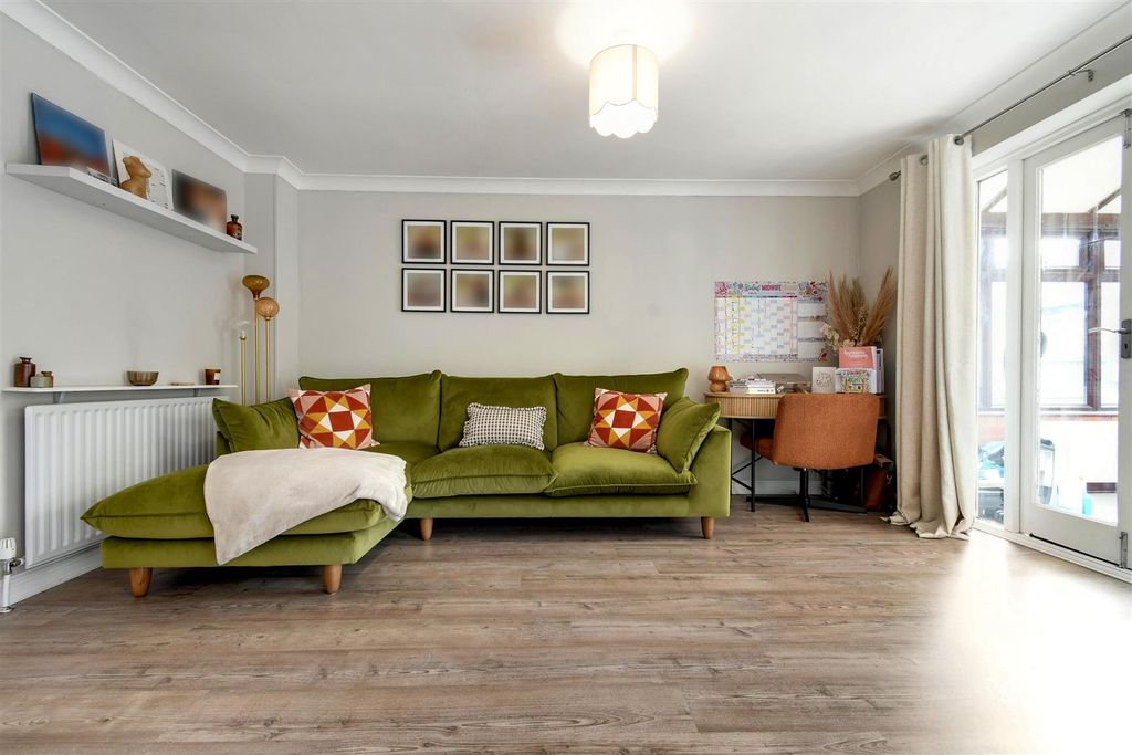 Property photo 2 of 24 Open Plan L Shaped Lounge Diner