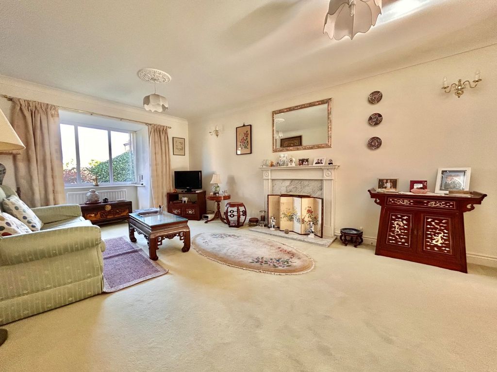 Property photo 2 of 21 Picture No. 42