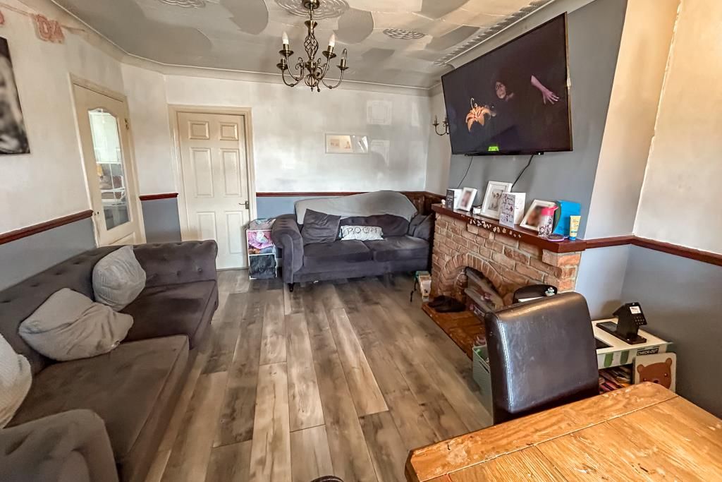 Property photo 3 of 10 Lounge
