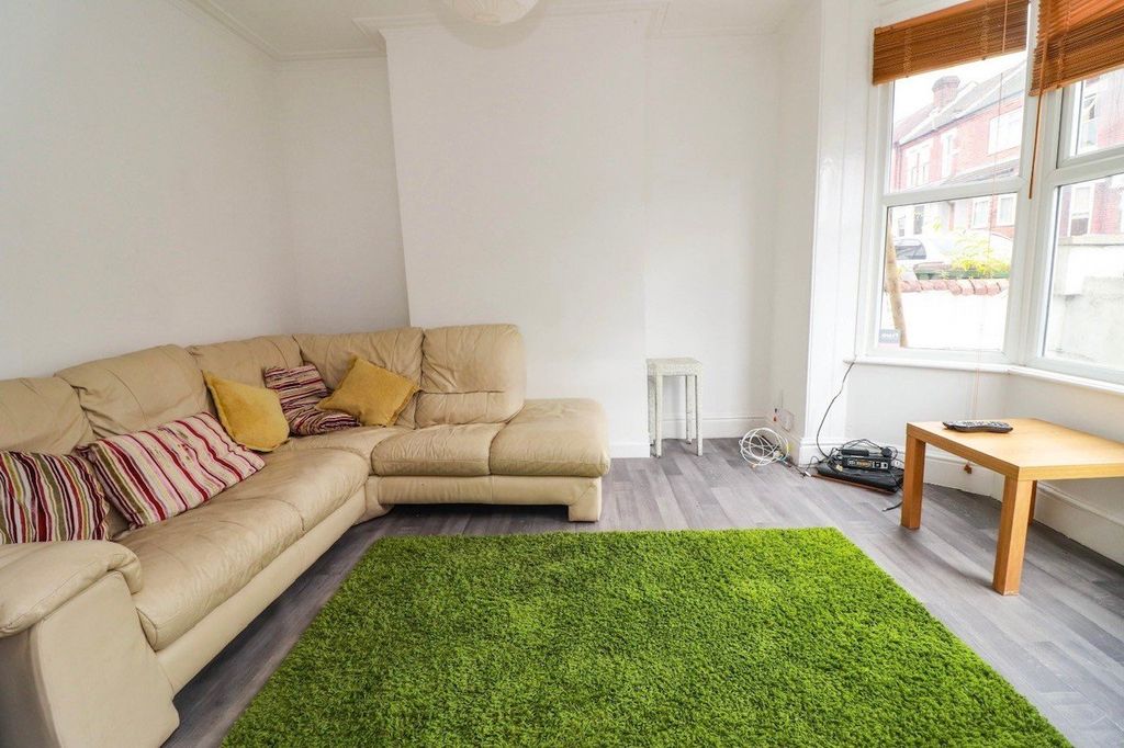 Property photo 3 of 9 Picture No. 15