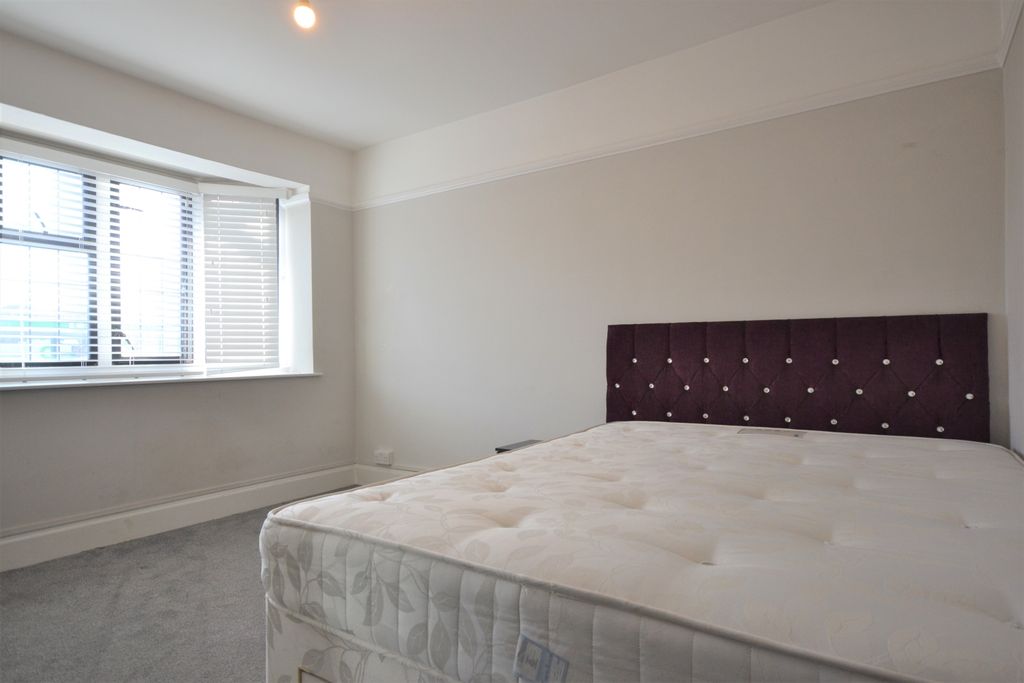 Property photo 3 of 7 Bedroom (2)