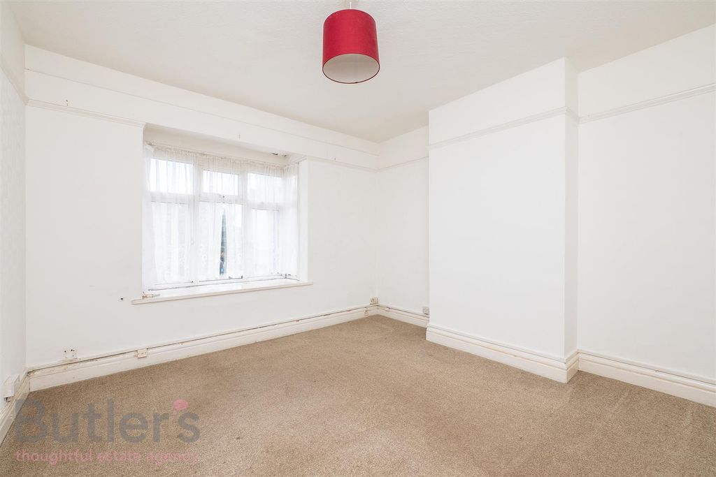 Property photo 2 of 8 Londonr538A-003_Wm.Jpg