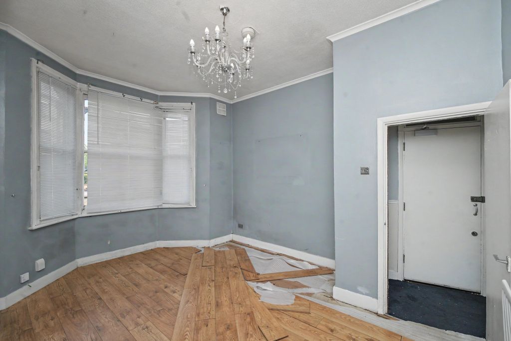 Property photo 2 of 13 Flat A, 132 Stanstead Road, Forest Hill, London, Se23 1Bx