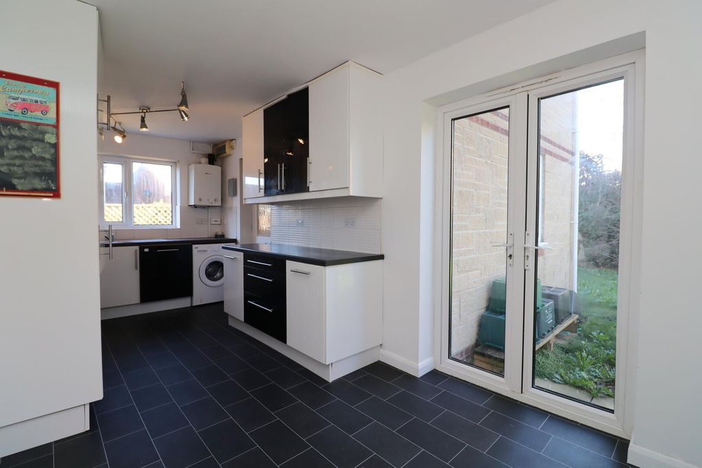 Property photo 3 of 36 Kitchen