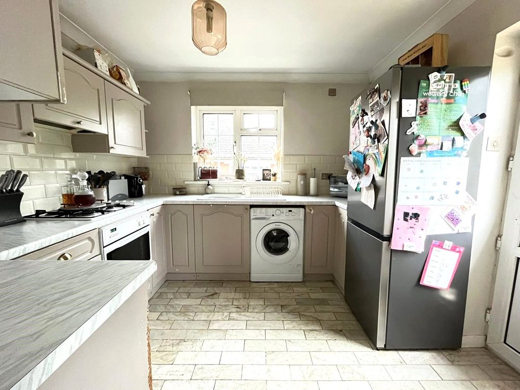 Property photo 3 of 15 Picture No. 27