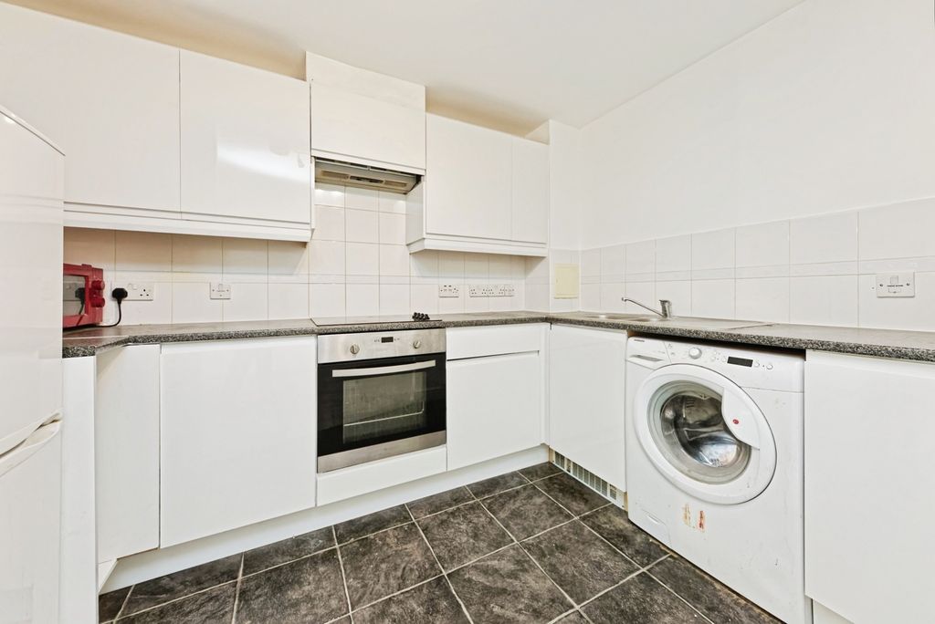 Property photo 2 of 17 Photo