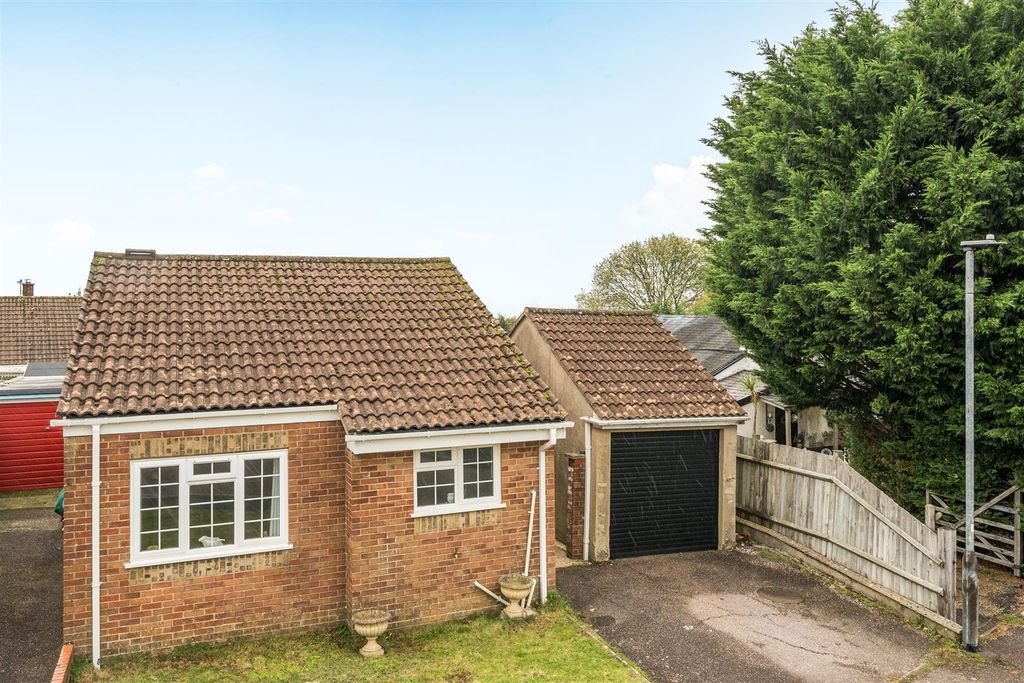 Property photo 1 of 13 1376360-1-6909F66B3A680.Jpg