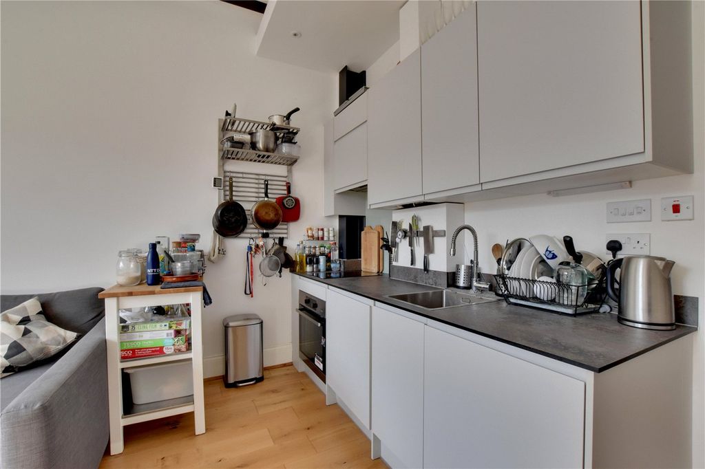 Property photo 3 of 12 Picture No. 11