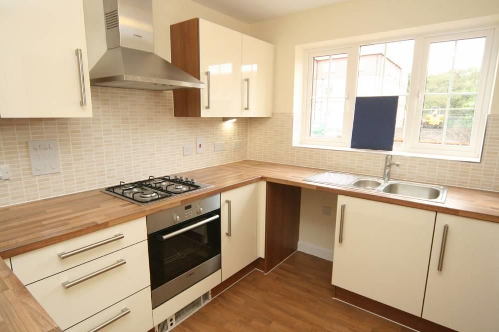 Property photo 3 of 7 Kitchen