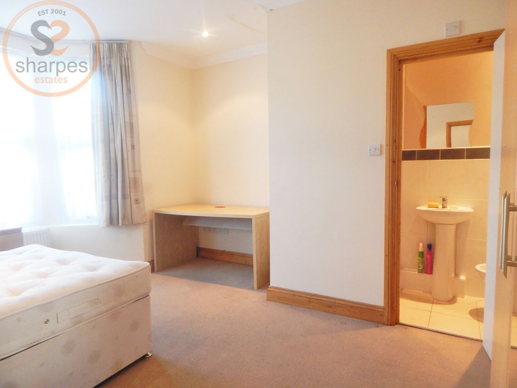 Property photo 3 of 8 3.Bedroom 2.Jpg