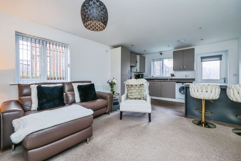 Property photo 3 of 16 Photo