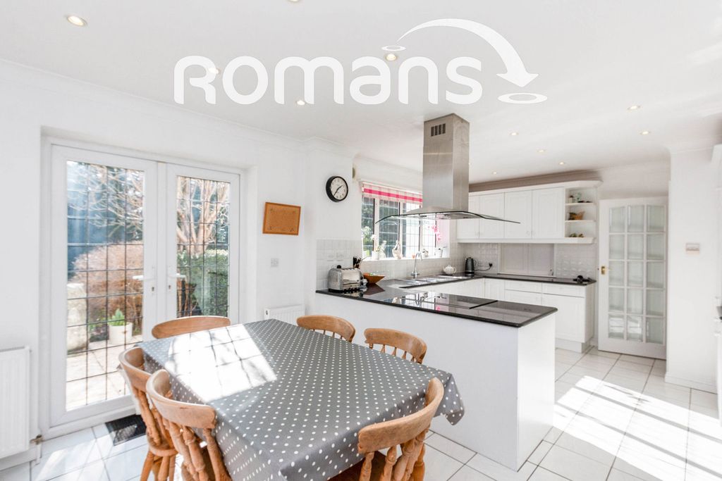 Property photo 3 of 10 3