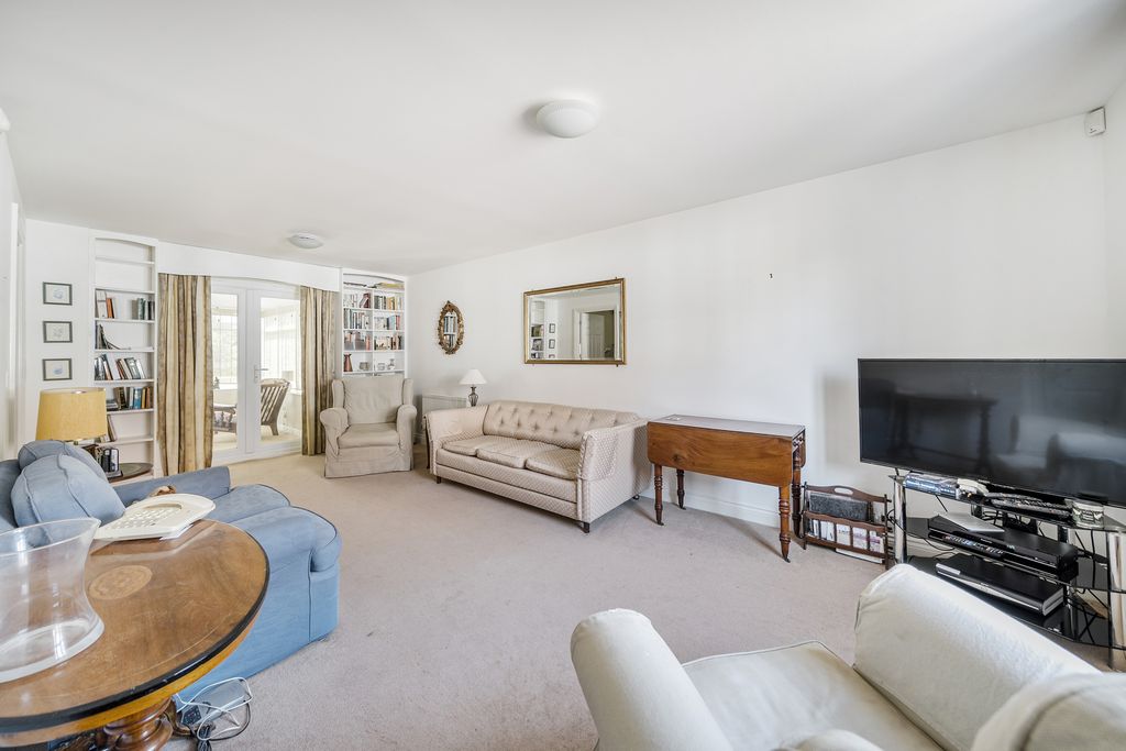Property photo 3 of 13