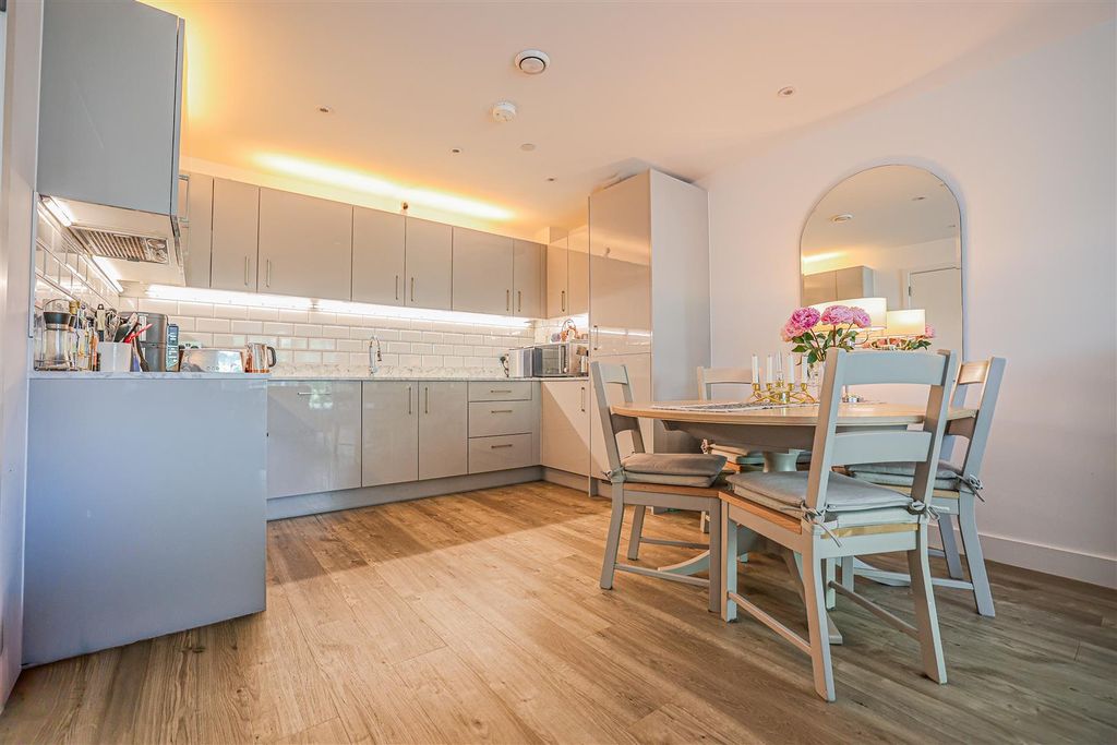 Property photo 2 of 40 980A6638-1.Png