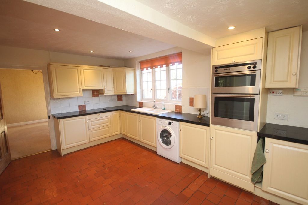 Property photo 2 of 16