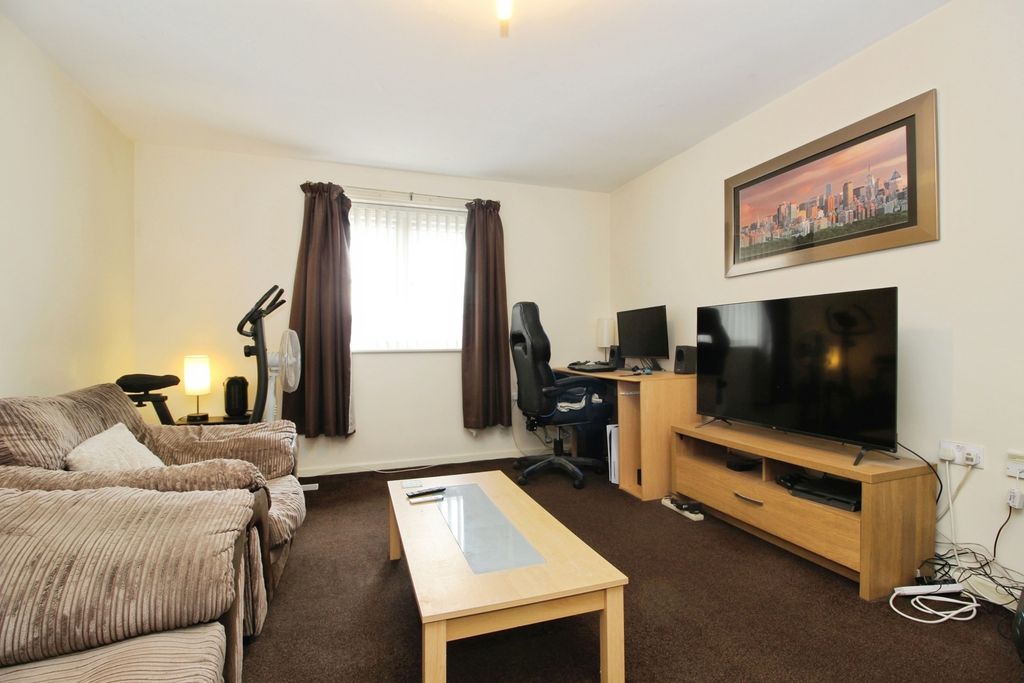 Property photo 3 of 11 Photo