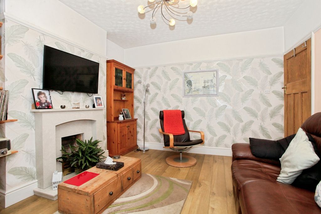 Property photo 3 of 20