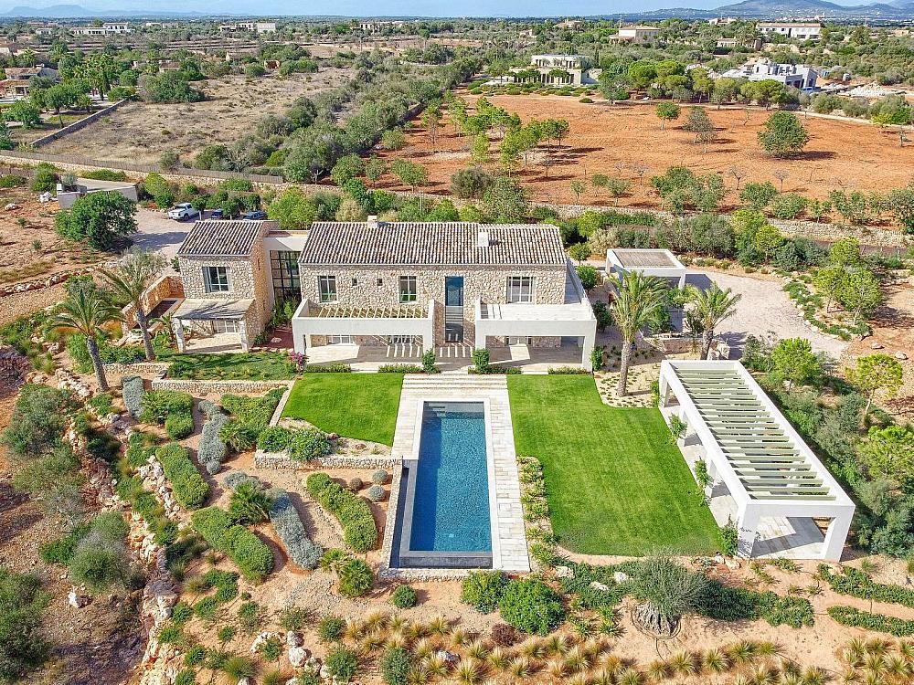 Property photo 1 of 50