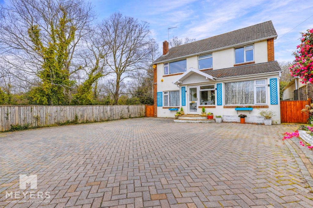 Property photo 1 of 27