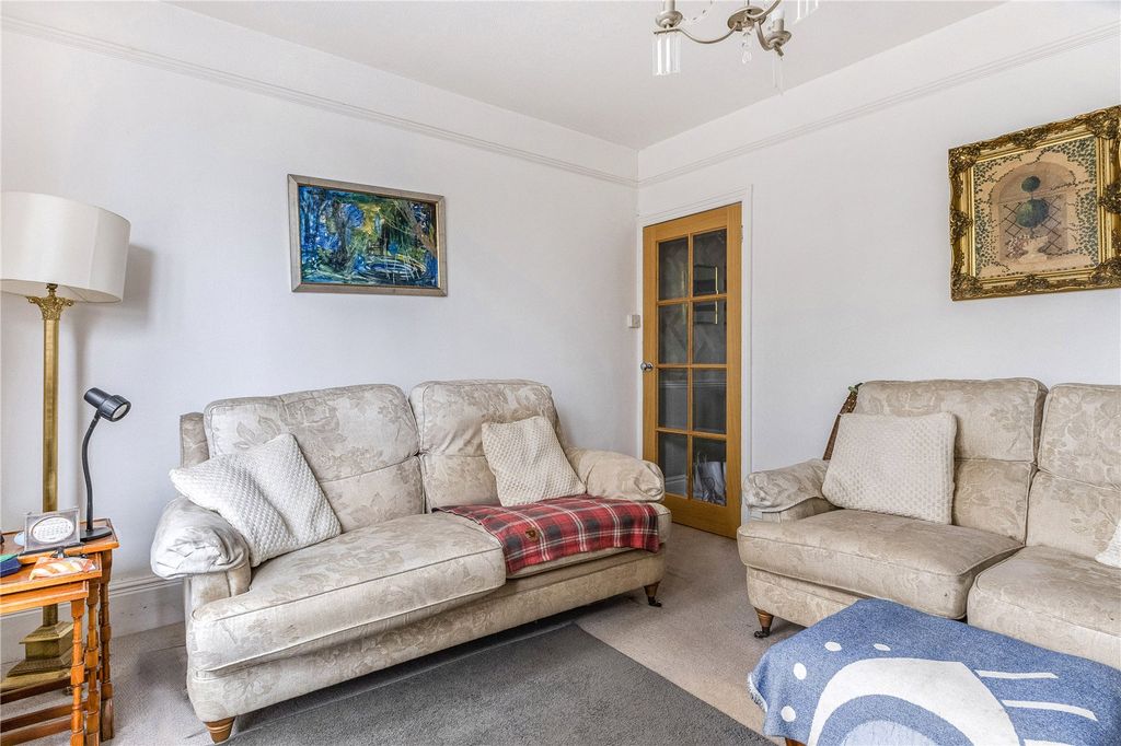 Property photo 3 of 11 Sitting Room