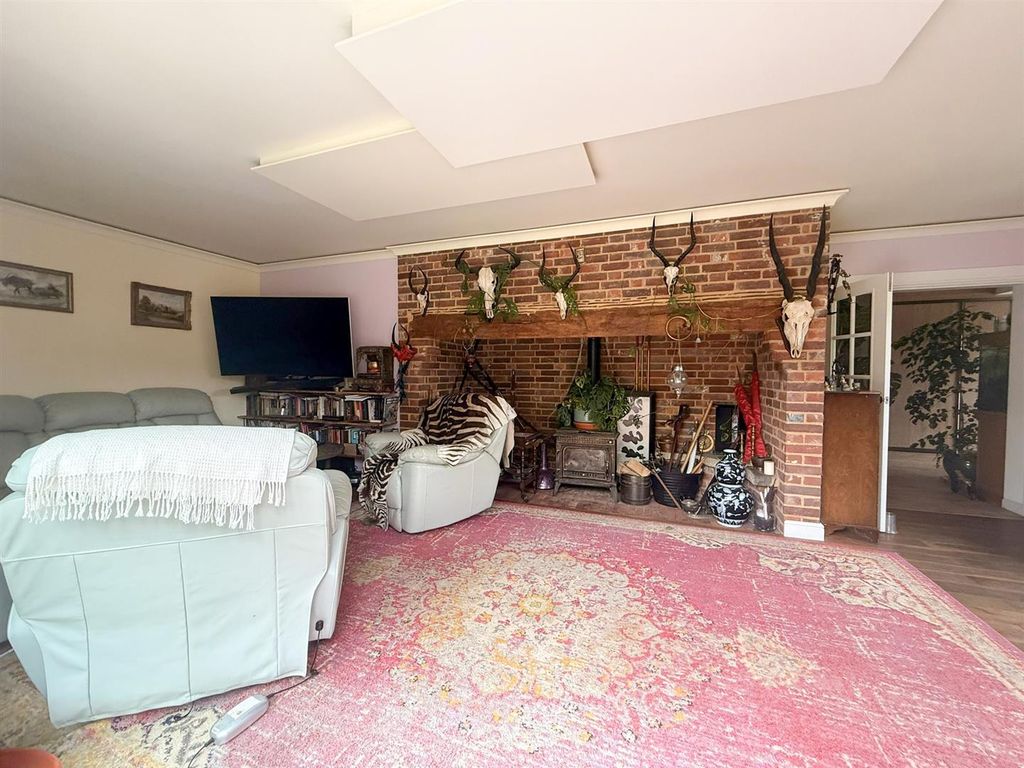 Property photo 3 of 27