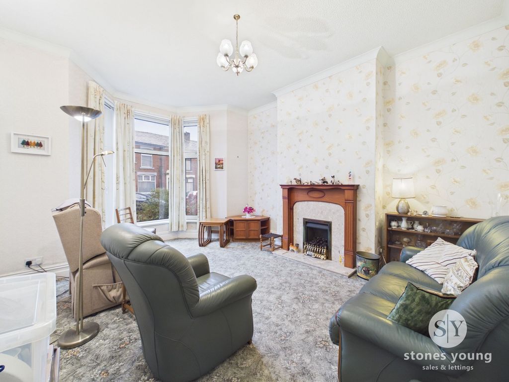 Property photo 2 of 17