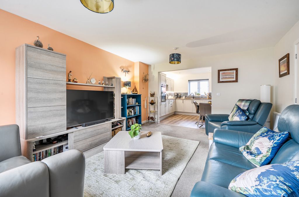 Property photo 2 of 27 1396972-16-69651d...