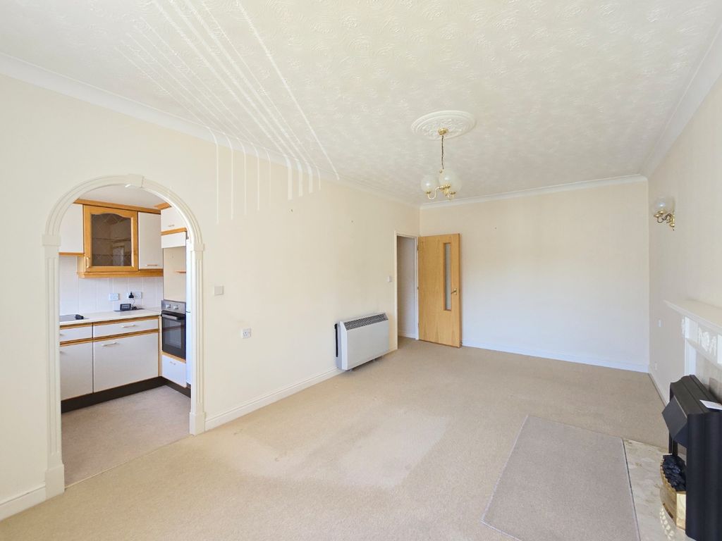Property photo 2 of 8 4983132