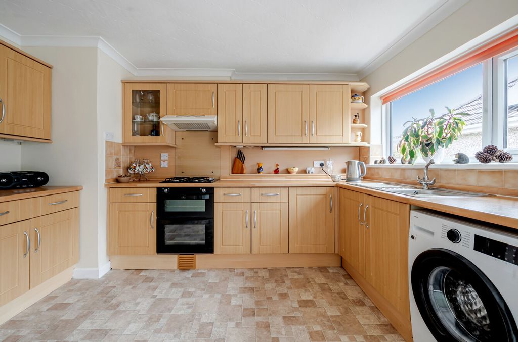 Property photo 3 of 20 11-6A3E52ee83F38-...