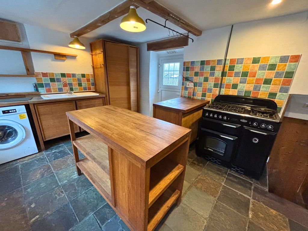 Property photo 2 of 20 Kitchen