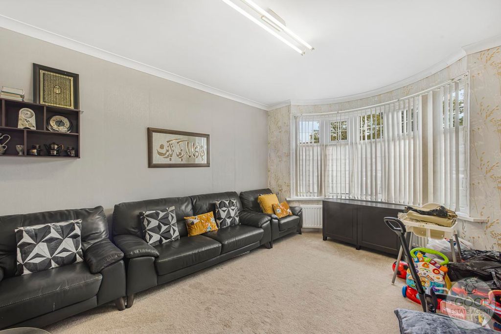 Property photo 3 of 26