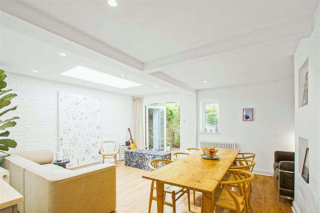 Property photo 1 of 18 Main Picture